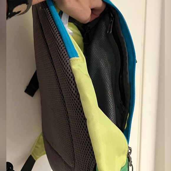 Patagonia Atom Sling Shoulder Bag - Picture 10 of 11